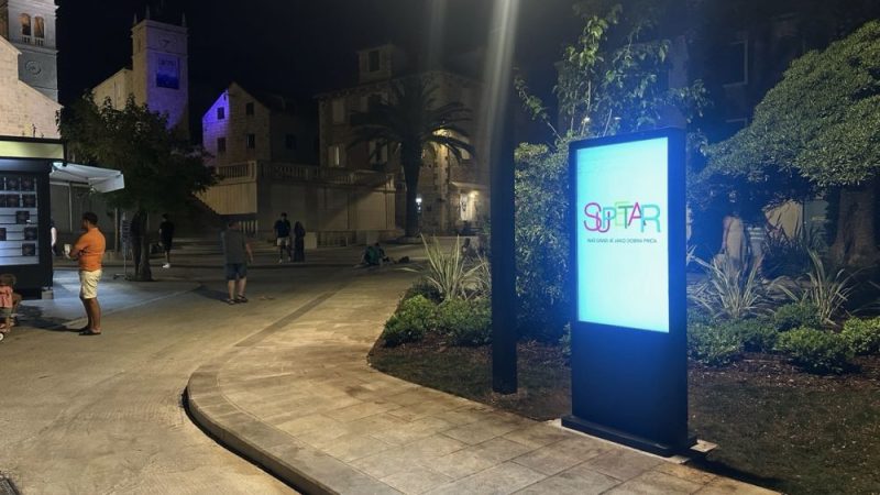 SMART CITY SUPETAR Digitalni informativni totemi – primjer korištenja tehnologije za dobrobit zajednice