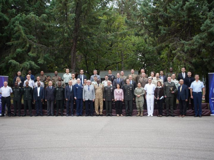 Izvanredni profesor Fakulteta političkih znanosti predavač i moderator na NATO tečaju u Ankari