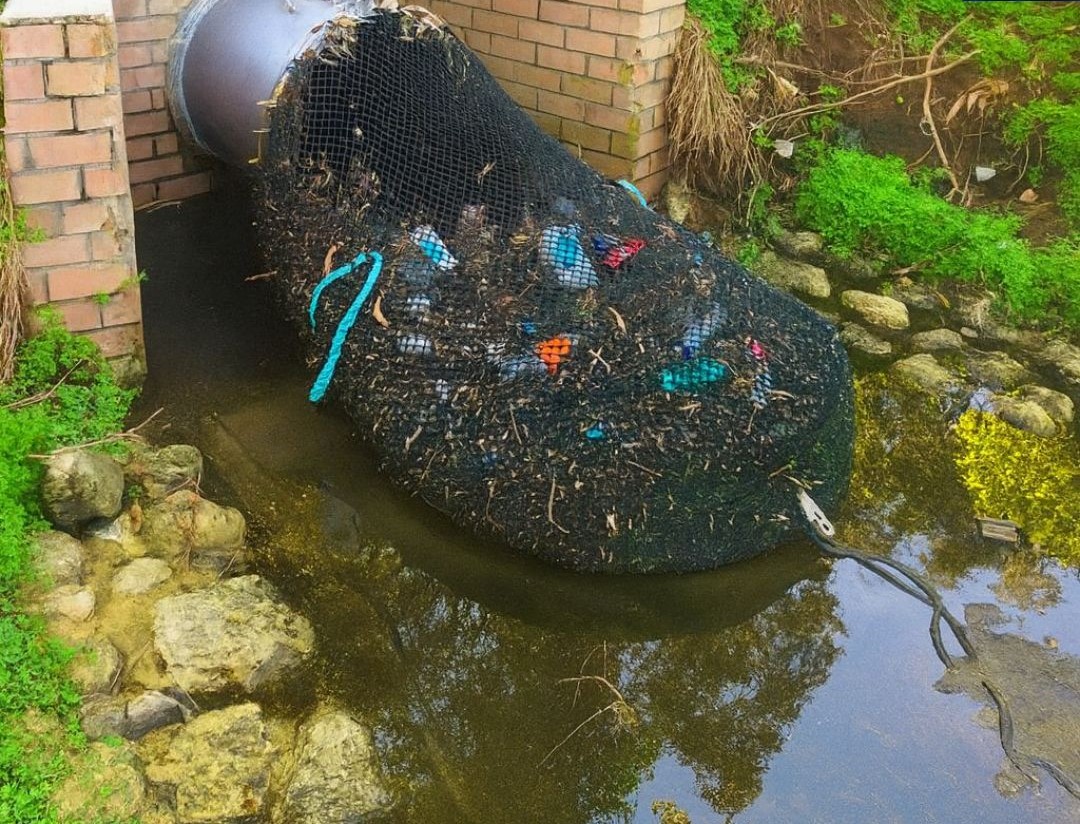 Australska genijalnost: Jednostavna mreža koja je zaustavila plastični otpad!