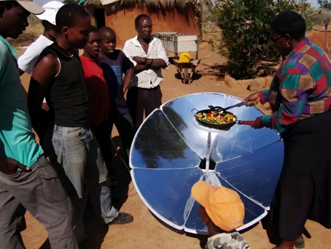 Sunce koje mijenja živote: kako solarne kuhinje pretvaraju afričke sunčeve zrake u nadu