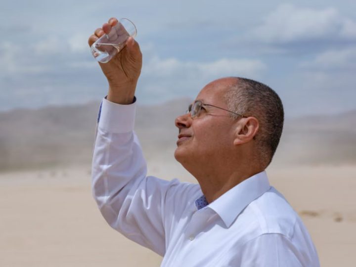 Dobitnik Nobelove nagrade stvara uređaj koji prikuplja vodu iz suhog zraka