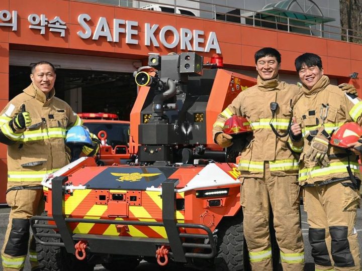 Robot koji ulazi u vatru umjesto ljudi: Južna Koreja testira futurističkog vatrogasca
