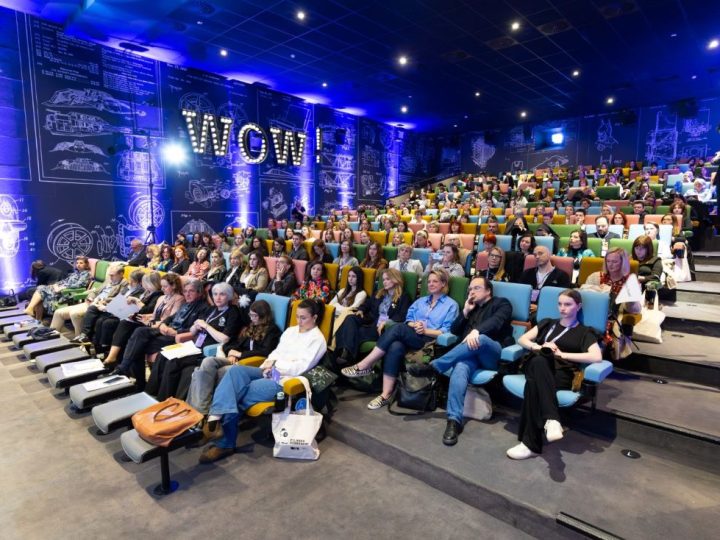 Vodič za roditelje: Kako kroz zajedničko gledanje filma pokrenuti teške razgovore s djetetom?