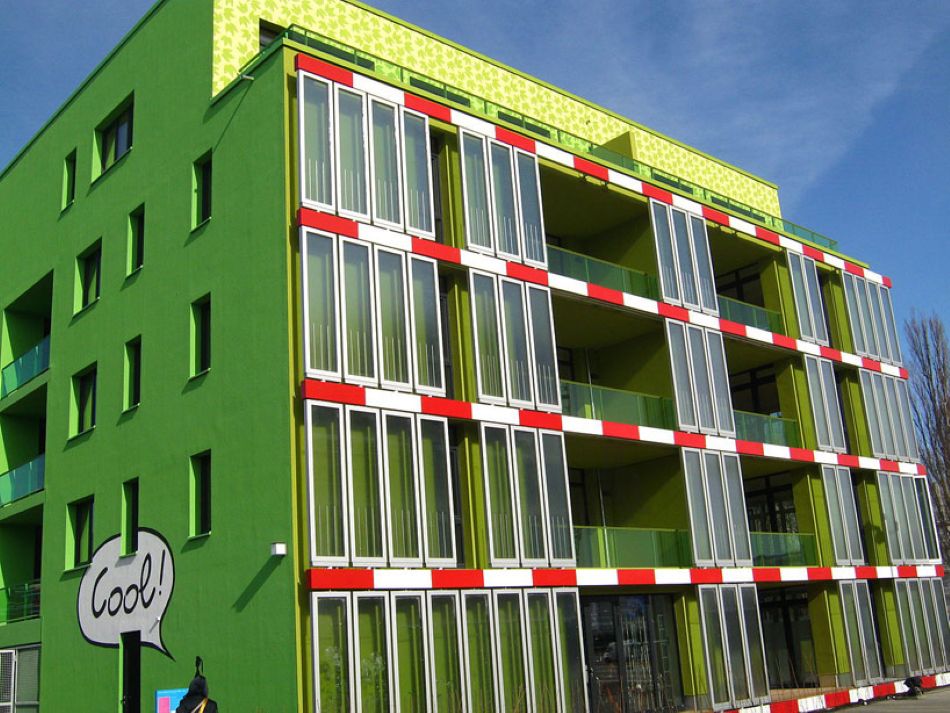 Zgrada koja uzgaja energiju: kako je hamburška fasada s algama najavila novu eru arhitekture