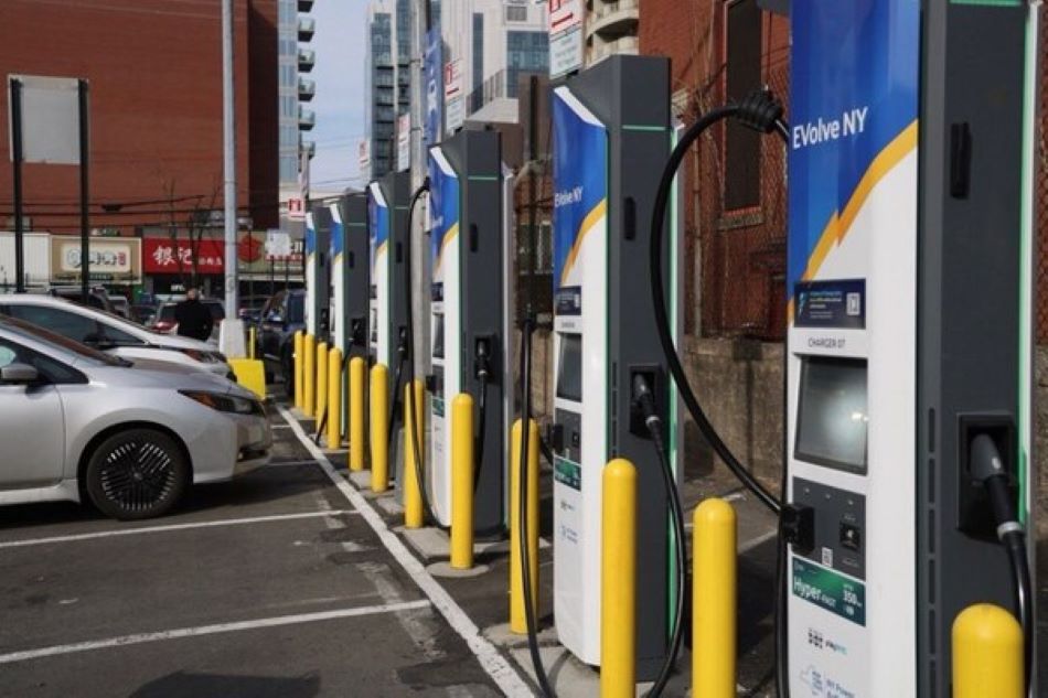 NYC proširuje mrežu javnih punionica za električna vozila