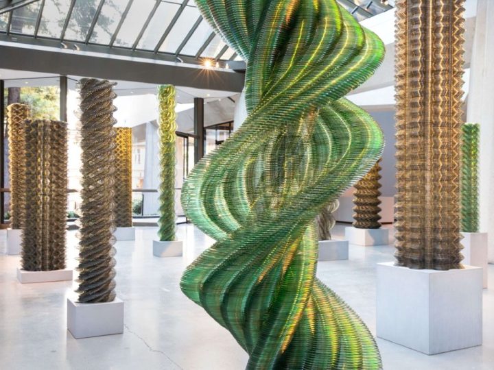 Umjetničke skulpture napravljene od CD-ova