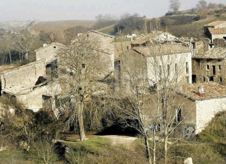 Nizozemski par kupio je napušteno selo u Španjolskoj – i žele da se tamo nastanjuju stranci