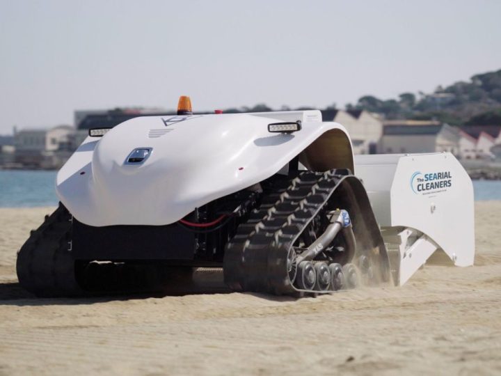 BeBot robot za čišćenje plaža prosijava pijesak kako bi uklonio skriveno smeće