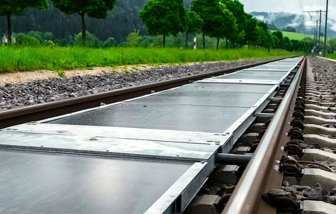 Prostor između željezničkih tračnica idealan je za solarne panele